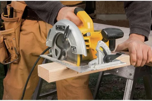 Miniatura 5 de DEWALT Sierra circular de 7 1/4 pulgadas, giratoria con bisel de hasta 57 grados, con cable (DWE575SB)