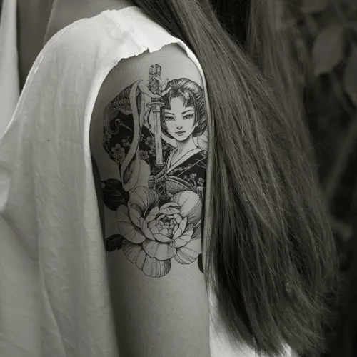 Miniatura 4 de 6 hojas de tatuajes temporales de geisha japonesa para adultos, calcomanías de tatuaje falsas de grúa de flores de geisha, arte corporal impermeable