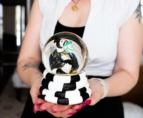Miniatura 4 de Silver Buffalo Beetlejuice Sandworm - Globo de nieve coleccionable de 4 pulgadas