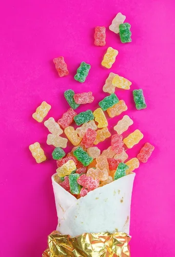 Miniatura 3 de HARIBO Gummi Candy, Sweet & Sour Goldbears, Gummy Bears with A Twist, 4.5 onzas (paquete de 12) deliciosos bocadillos suaves y masticables, varios