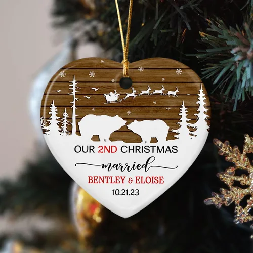 Miniatura 4 de Nuestro adorno de cerámica casado de 2ª Navidad, regalo personalizado de adorno de boda de oso polar, regalo de adorno de boda, Mr Mrs Married