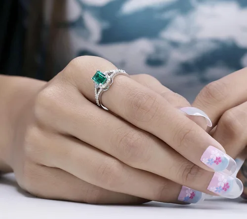 Miniatura 2 de Dazzlingrock Collection Anillo de compromiso de esmeralda creada en laboratorio de 0.276 x 0.197in, oro de 10 quilates
