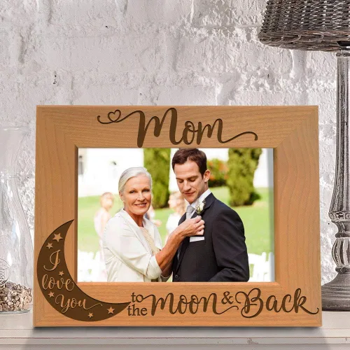 Miniatura 4 de KATE POSH - Marco de fotos de madera natural grabado con texto en inglés "Mom I Love You to The Moon and Back", "Best Mom Ever", madre de la novia