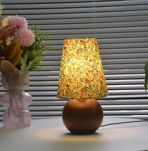 Lámpara de mesa pequeña de madera, lámpara de mesa vintage, linda lámpara de mesa floral mini, lámpara de mesita de noche de madera, dormitorio,