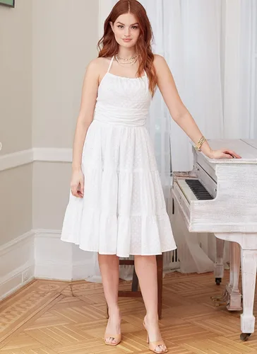 Miniatura 7 de McCall M8211B5 - Kit de patrón de costura para vestido ajustado y acampanado con variaciones de estilo, código M8211, tallas 8-10-12-14-16