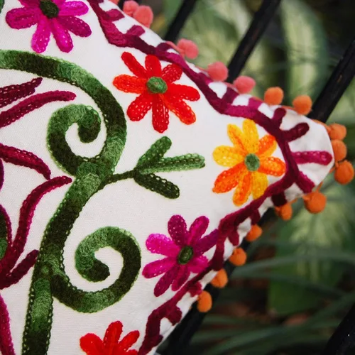 Miniatura 2 de Funda de almohada bohemia Suzani bordada de 16 x 16 pulgadas, funda de almohada decorativa, cojines indios con pompones para exteriores, fundas