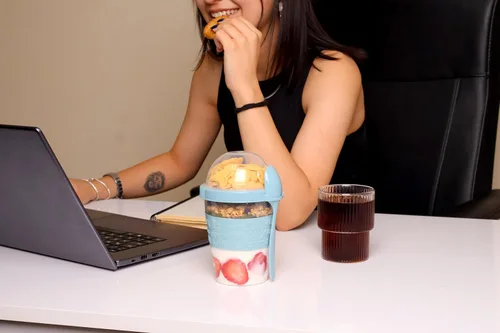 Miniatura 7 de Salda Paquete de 4 tazas de desayuno sobre la marcha, taza de yogur para llevar y llevar con cobertura de cereales con cuchara, frasco de avena