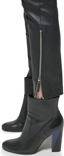 Miniatura 3 de Karl Lagerfeld Paris Pantalones de cuero elástico con cremallera para mujer con detalle de puntada superior