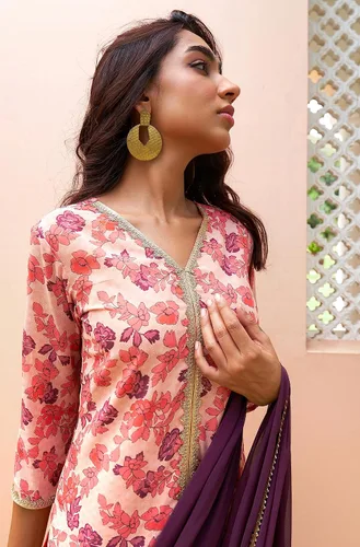 Miniatura 6 de Janasya Conjunto Kurta Embellecido con estampado floral digital rosa Georgette para mujer