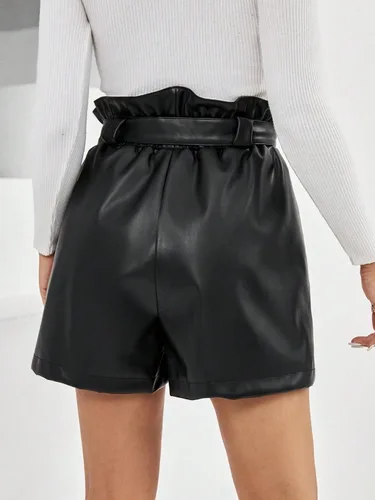 Miniatura 2 de WDIRARA Pantalones cortos de piel sintética con cinturón y bolsillos para mujer