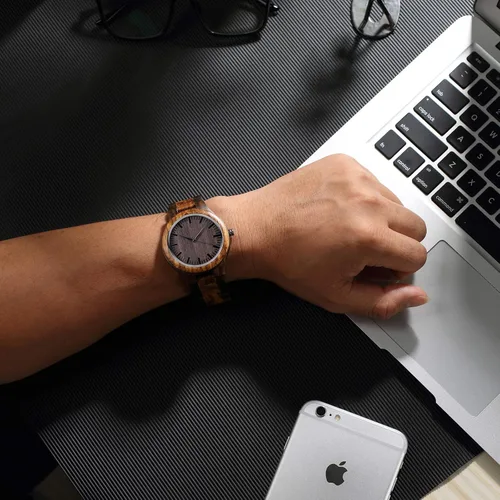 Miniatura 5 de Reloj de madera Fodiyaer con grabado para hombre, regalo ideal para tu novio, tu marido, para un aniversario, Navidad, cumpleaños, día del Padre