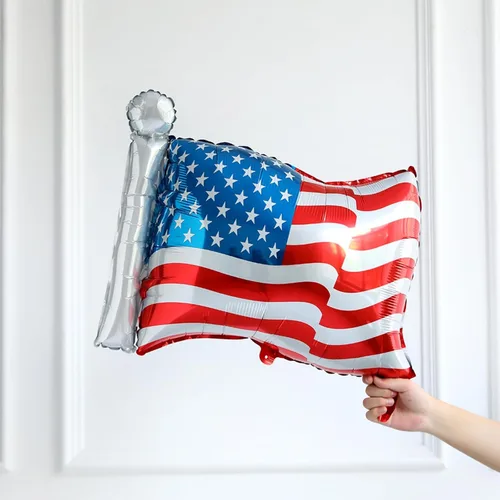 Miniatura 8 de Kit de arco de guirnalda de globos del 4 de julio, 100 globos azul marino, rojo y blanco con pancarta de papel para suministros de fiesta patriótica