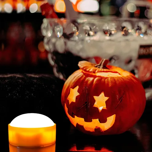 Miniatura 5 de iZAN Luces LED de calabaza a pilas con control remoto y temporizador, velas parpadeantes brillantes sin llama para decoración del hogar, fiesta