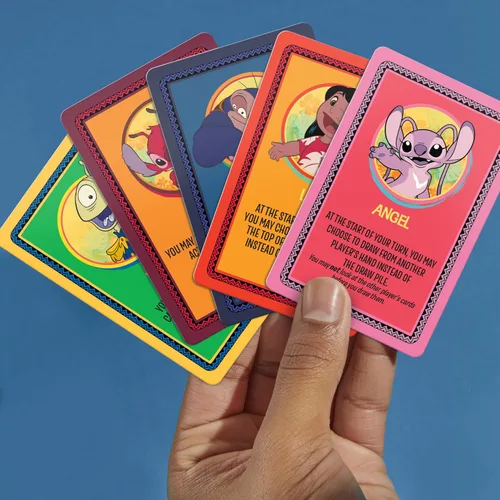 Miniatura 4 de Monopoly Deal: Edición Disney Stitch - Juego de cartas Basado en Lilo & Stitch de Disney Juegos de Disney para niños oficialmente licenciados