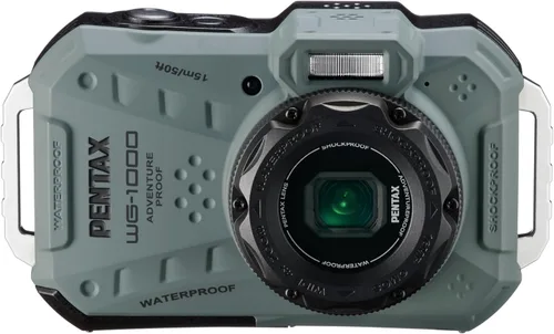 Cámara digital compacta impermeable PENTAX WG-1000 Oliva, diseñada para fotografía casual al aire libre y bajo el agua, resistente al agua hasta una