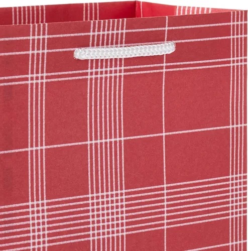 Miniatura 6 de Hallmark Paquete pequeño de bolsas de regalo rústicas de Navidad de 6 pulgadas (6 bolsas: Camión rojo, 'Es la temporada', a cuadros rojo y blanco)