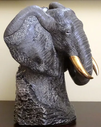 Miniatura 6 de De Rosa Busto de elefante negro grande de cerámica esculpida hecha a mano tamaño galería