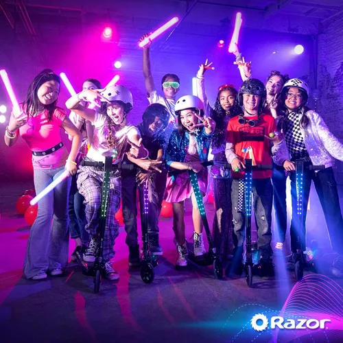 Miniatura 9 de Razor Sonic Glow Scooter eléctrico negro con luces LED y altavoz inalámbrico Bluetooth