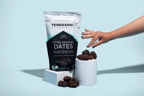 Miniatura 6 de Terrasoul Superfoods Dátiles de Medjool orgánicos sin hueso, 680 g - Hueso removido Textura suave y masticable Sabor a caramelo dulce