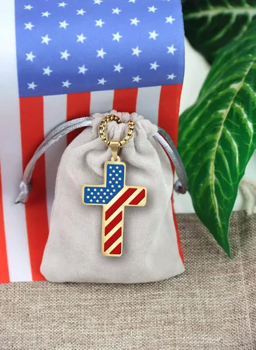 Miniatura 6 de REGIS Collar de cruz de bandera estadounidense para hombres y niños, cadena de acero inoxidable de 24 pulgadas, versículo bíblico con colgante