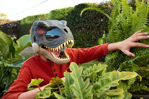 Miniatura 2 de Mattel Jurassic World Rebirth T-Rex Rage N Roar Máscara con ojos iluminados LED, acción de parpadeo con efecto de agresión de 3 niveles, disfraz