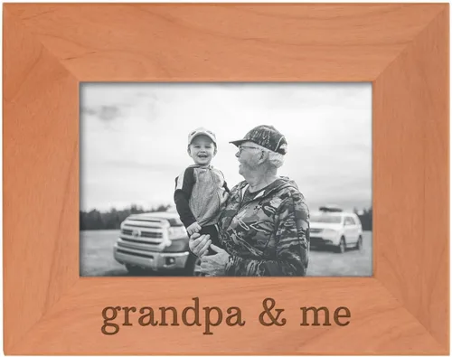 Personalized Gifts Grandpa Gift Grandpa and Me Grandchild - Marco de fotos de madera natural grabado de 4 x 6 pulgadas, diseño de paisaje