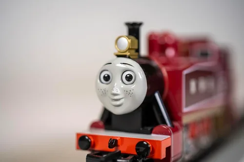 Miniatura 3 de Thomas & Friends - Rosie con ojos en movimiento - Rojo - Escala HO