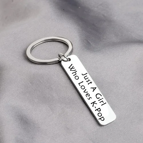 Miniatura 3 de AKTAP K-Pop Bangtan - Llavero de regalo para niños con texto en inglés Just A Girl Who Loves K-Pop regalo del ejército para los fans de Bangtan Boys