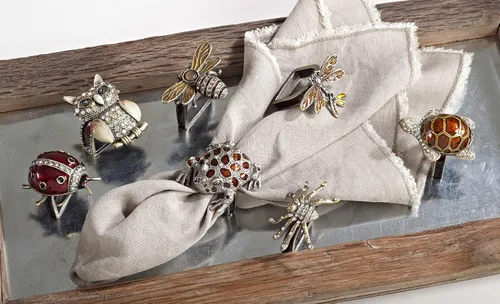 Miniatura 4 de SARO LIFESTYLE Servilletero Bumble Bee (juego de 4) – Decoración decorativa de mesa esmaltada de peltre y ámbar, accesorios de comedor de granja