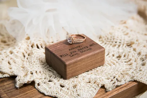 Miniatura 14 de MUUJEE Grow Old With Me Engraved Wooden Ring Box, Slim Engagement Proposal Ring Holder, Wedding Ceremony Ring Bearer Box, Fiance Gift Ideas