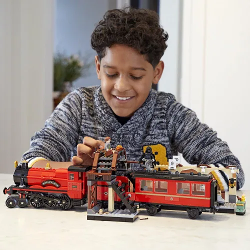 Miniatura 3 de LEGO Harry Potter Hogwarts Express 75955 - Juego de construcción de tren de juguete que incluye tren modelo y minifiguras de Harry Potter, Hermione