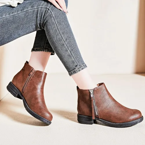 Miniatura 5 de Ataiwee Botines para mujer, con cremallera lateral clásica, cómodas y gruesas botas de tacón de bloque.