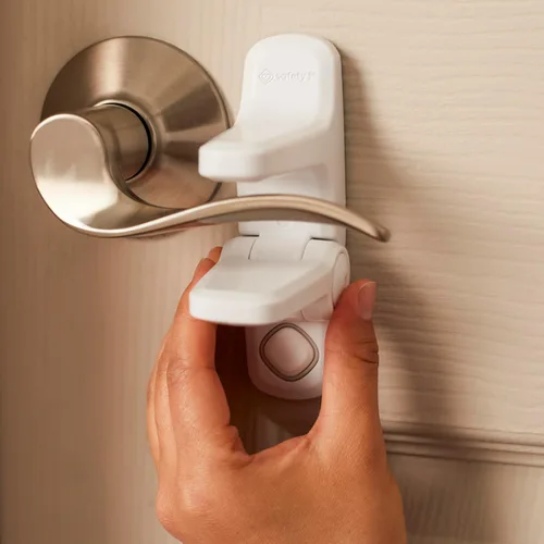 Miniatura 7 de Safety 1st OutSmart - Cerradura de palanca de puerta a prueba de niños, color blanco, 1 unidad