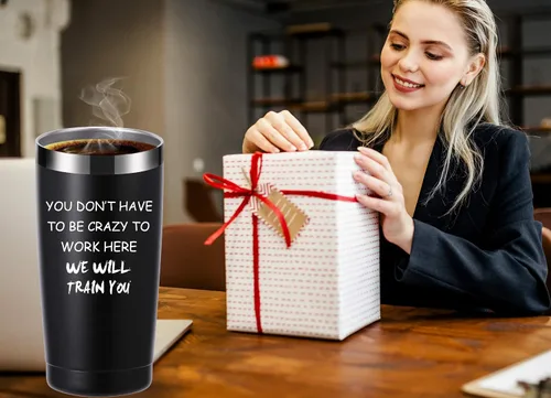 Miniatura 4 de momocici Vaso de 20 onzas con texto en inglés «You Dont Have To Be Crazy To Work Here». Divertidos regalos de oficina para empleados, jefes