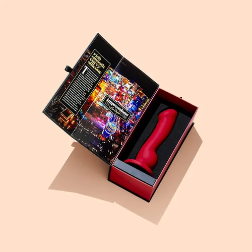 Miniatura 7 de Blush Impressions Las Vegas - Consolador vibrador pequeño de 8.25 pulgadas con ventosa - Rojo - Silicona Curvy G Spot & Anal Prostata Masajeador