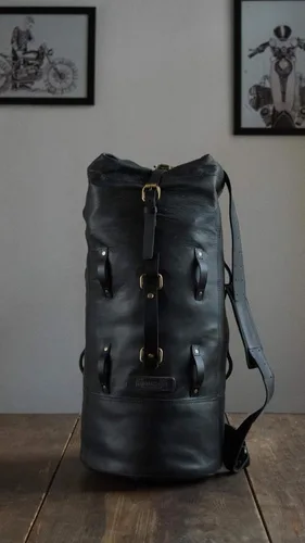Miniatura 23 de Bolsa de lona para motocicleta de cuero genuino de grano completo resistente de inspiración militar Alforja Bolsa de fin de semana Con correas