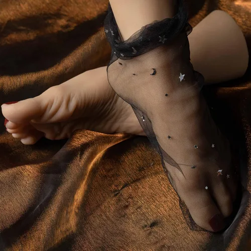 ZHY - 1 par de exhibiciones de pie de maniquí femenino de silicona con exhibición de huesos, sandalias de zapatos, calcetines de exhibición
