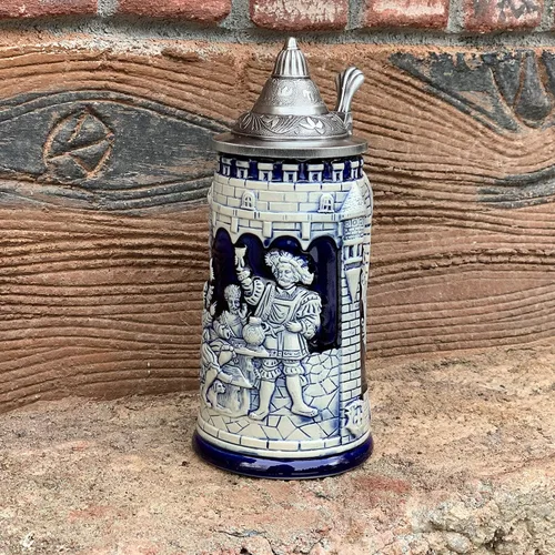 Miniatura 2 de Essence of Europe Gifts 0.6 litros OktoberfestHaus - Jarra alemana con tapa Das Leben Ist Ein Wurfelspiel Wir Wurfeln All Tage