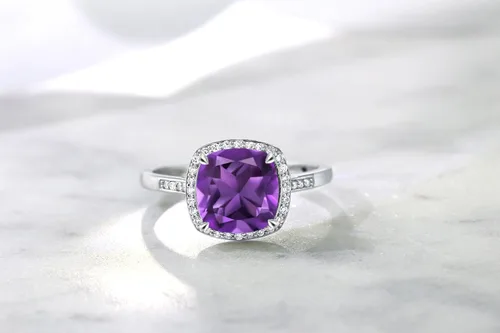 Miniatura 5 de Gem Stone King Anillo de compromiso de oro blanco de 10 quilates con amatista morada y diamantes de acento para mujer