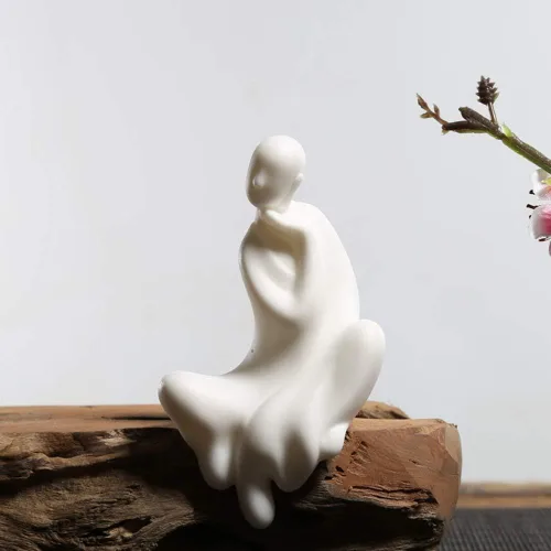Miniatura 4 de KJYHXX Muebles de cerámica blanca del pequeño monje hecho a mano Home Deco regalo creativo (tranquilidad)