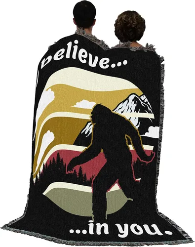 Miniatura 3 de Pure Country Weavers Squatch Believes in You Manta – Bigfoot Sasquatch Gift Fantasy Tapestry Cobija tejida de algodón – Fabricado en los Estados