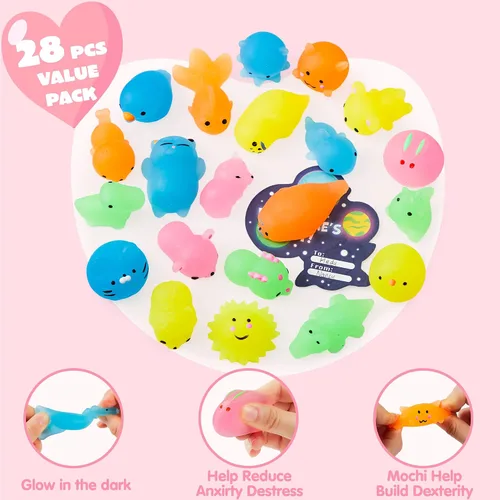 Miniatura 3 de JOYIN Paquete de 28 tarjetas de regalo para el día de San Valentín con mochis, juguetes esponjosos Mochi que brillan en la oscuridad, juguetes