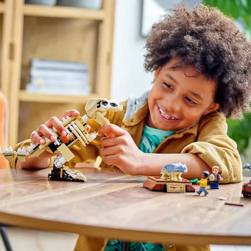 Miniatura 6 de LEGO Jurassic World T. rex Dinosaur Fossil Exhibition 76940 Kit de construcción; juego de juguete genial para niños; nuevo 2021 (198 piezas)