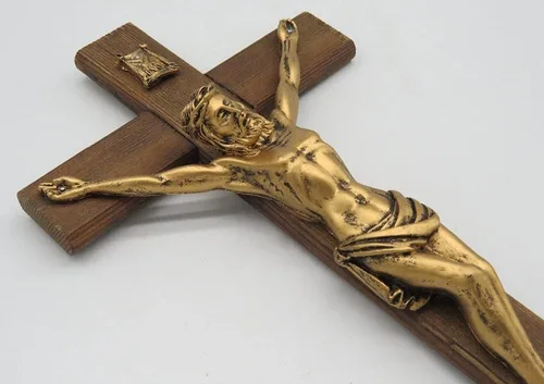 Miniatura 3 de Christian Decor - Crucifijo de pared de 12 pulgadas, Jesucristo en cruz de madera carbonizada, acabado dorado antiguo, Jesús en cruz INRI