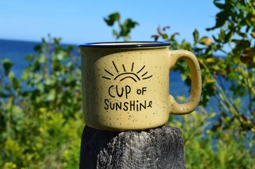 Miniatura 5 de Cup Of Sunshine - Taza de café de cerámica para fogata – Taza de regalo de fogata para campista feliz – Mochilero al aire libre Mountain Camper