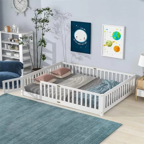 Miniatura 10 de Cama de suelo tamaño Queen, marco de cama Montessori de madera maciza con barandillas en forma de valla, puerta pequeña y listones de madera