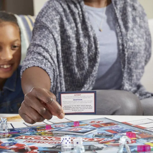 Miniatura 3 de Monopoly: Transformers Edition - Juego de mesa para 2 a 6 jugadores, niños de 8 años en adelante, incluye fichas Autobot y Decepticon