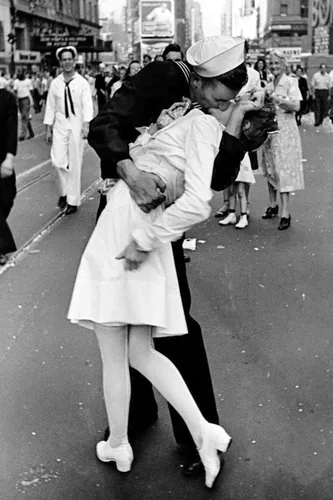 Miniatura 2 de EuroGraphics Kissing on VJ Day Life Magazine (1000 piezas) Puzzle (6000-0820), azul