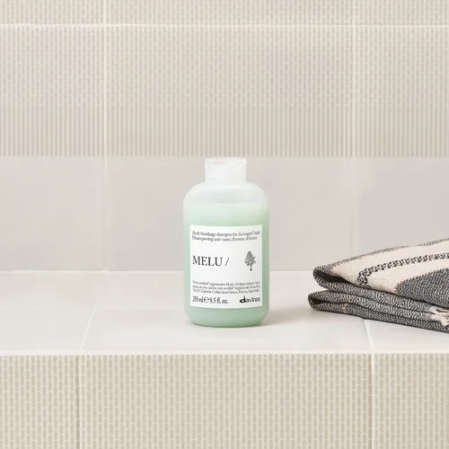 Miniatura 4 de Davines MELU/Shampoo, Anti-Breakage Fortifying Cleanser for Long or Damaged Hair - Strengthens Strands & Adds Shine with Black Chickpea - Prevents
