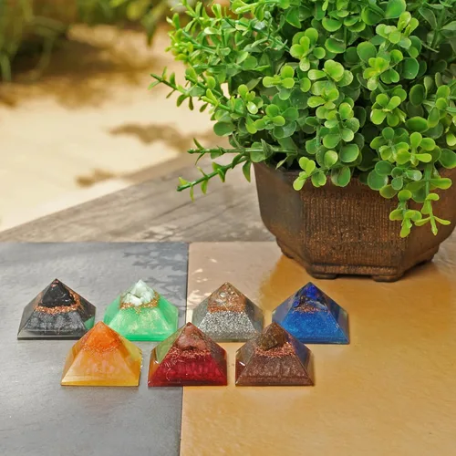 Miniatura 8 de 7 mini pirámides para autocuidado, armonía, meditación, yoga, espiritualidad, decoración de cristal, espacio de trabajo de equilibrio hecho de Juego